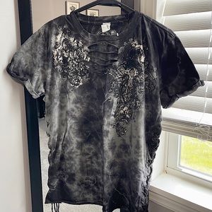BNWT•SIZE LG•WOMENS AFFLICTION TOP• CROSS & ROSE RHINESTONE GRAPHICS• GORGEOUS🖤